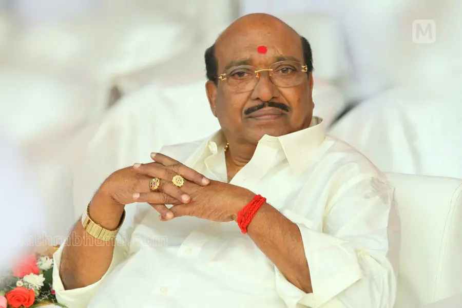 വെള്ളാപ്പള്ളിക്ക് തിരിച്ചടി; ക്രിമിനല് കേസുള്ളവര് SN ട്രസ്റ്റ് ഭാരവാഹികളാകരുതെന്ന് ഹൈക്കോടതി
