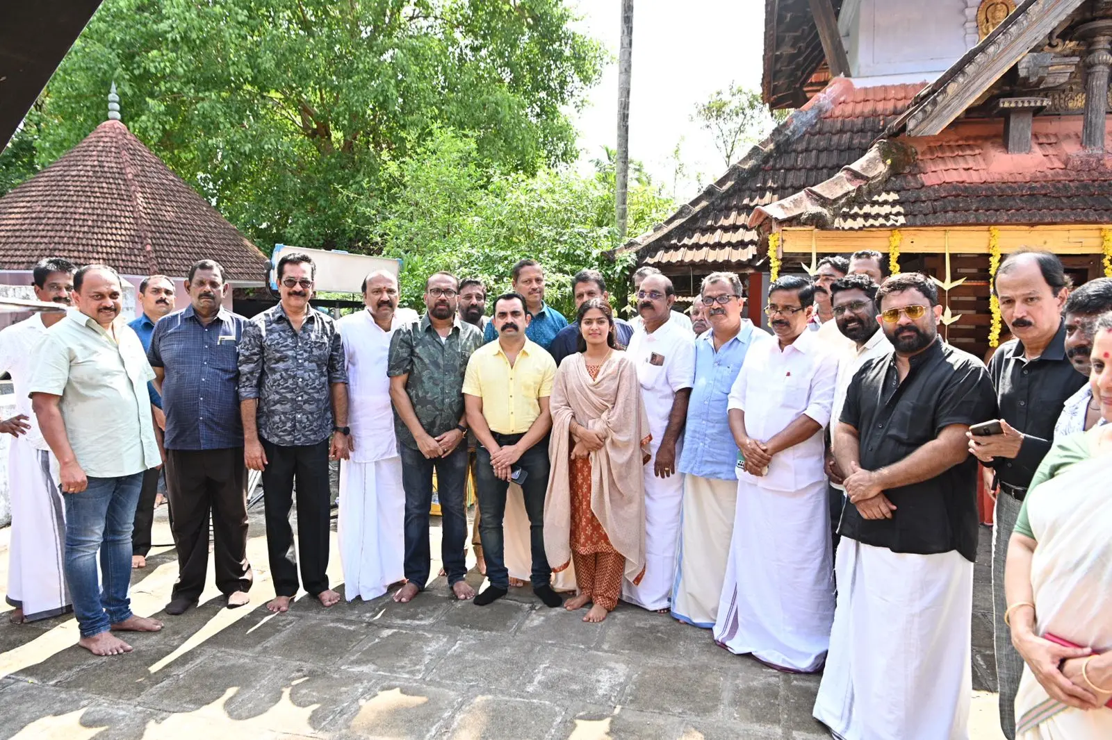 ഷാഫി സംവിധാനം ചെയ്യുന്ന പുതിയ ചിത്രത്തിന്റെ ലൊക്കേഷനിൽ നിന്ന്