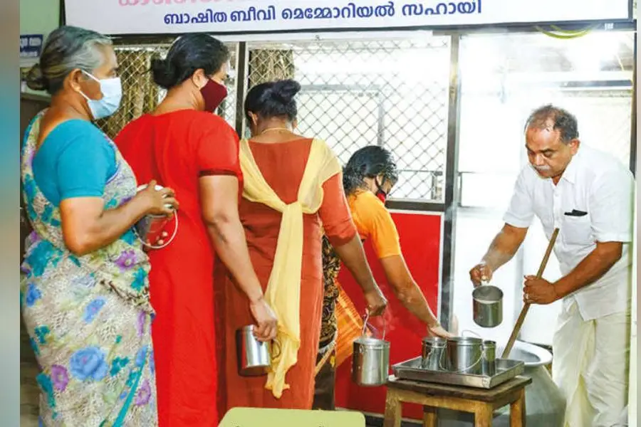 രണ്ട് പതിറ്റാണ്ട് തികയുന്ന അന്നദാനം; മാതൃകയായി വി.കെ. അഹമ്മദ്