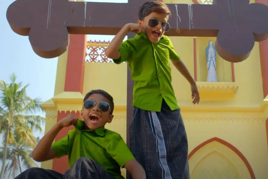 കായലോണ്ട് വട്ടം വളച്ച് പിള്ളേരുടെ വിളയാട്ടം ! 'വരയനി'ലെ ടൈറ്റിൽ ഗാനം പുറത്ത്