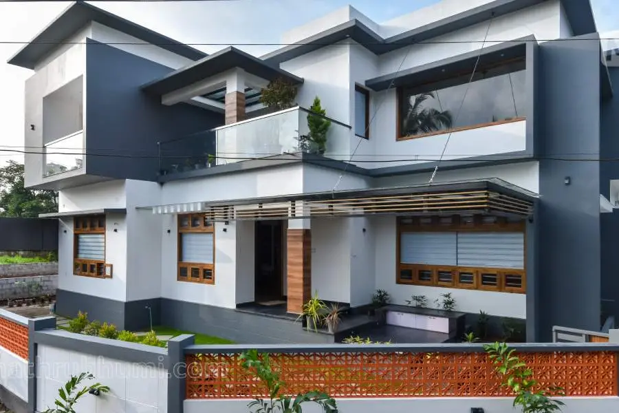 എന്തൊരു 'ലുക്ക്'; ആഡംബരത്തിനൊപ്പം സൗകര്യങ്ങളും സമ്മേളിക്കുന്ന ക്ലാസിക് വീട്