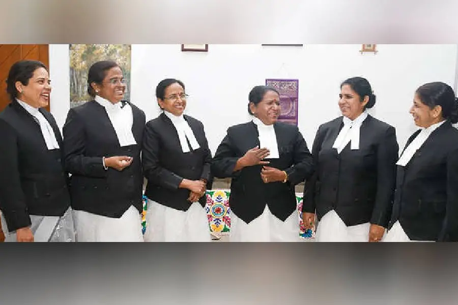 ആറു പതിറ്റാണ്ടിനിപ്പുറം ആറു വനിതാ ന്യായാധിപർ; പുതുചരിത്രം