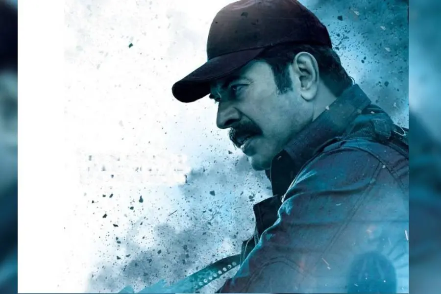 'ദയയില്ലാത്ത രക്ഷകൻ'; കൈകളിൽ തോക്കേന്തി മമ്മൂട്ടി, 'ഏജന്റ്' ഒരുങ്ങുന്നു