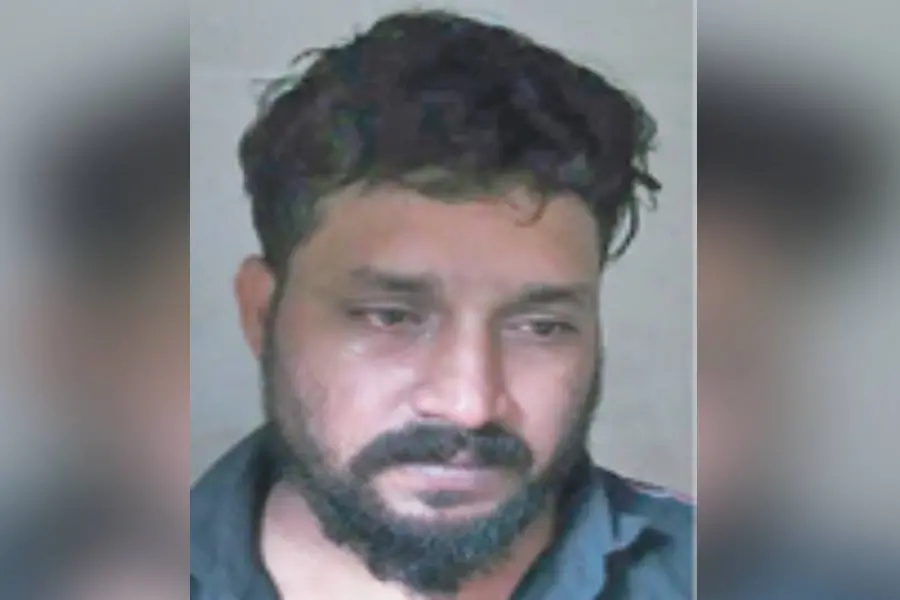 കിടപ്പുമുറിയില്‍ ഭാര്യയെ കുത്തിക്കൊല്ലാന്‍ ശ്രമം, യുവാവ് പിടിയില്‍; ഭാര്യയ്ക്ക് ഗുരുതര പരിക്ക്