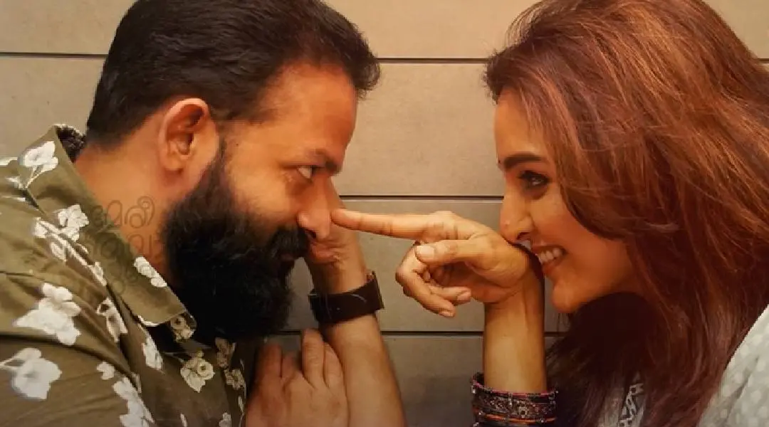 ​ഗാനരം​ഗത്തിൽ നിന്ന്