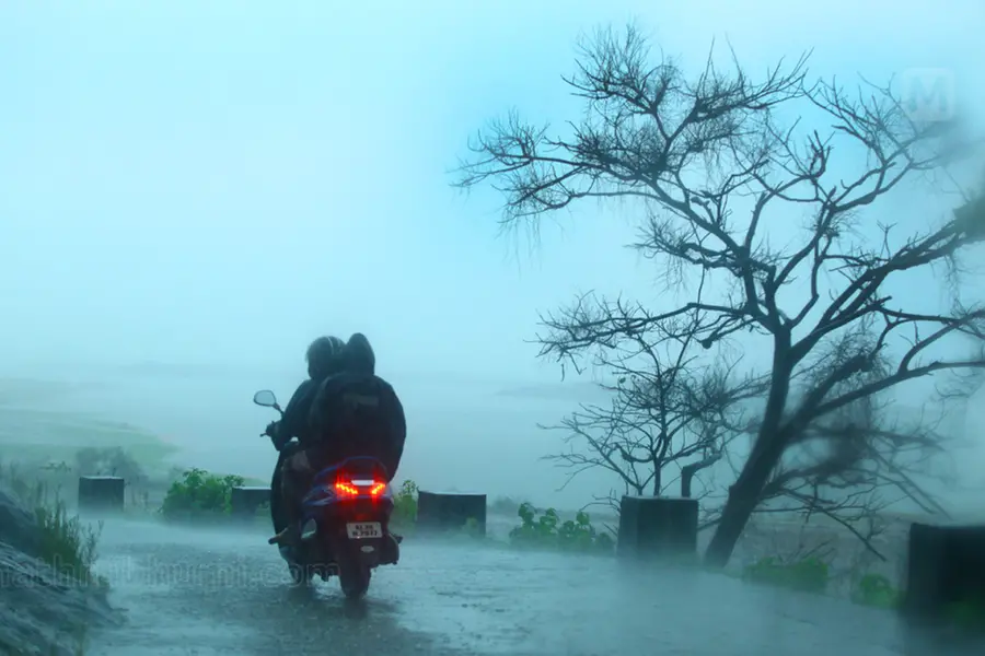 തുലാവര്‍ഷം കനക്കുന്നു; 28 വരെ കനത്ത മഴയ്ക്ക് സാധ്യത, കൊച്ചി - ധനുഷ്കോടി ദേശീയപാതയിൽ മലവെള്ള പാച്ചിൽ