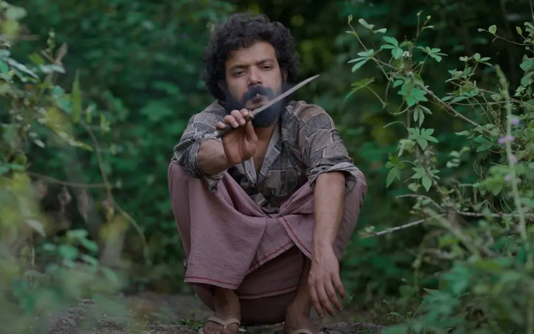 ചട്ടമ്പിയിൽ ശ്രീനാഥ് ഭാസി | ഫോട്ടോ: സ്ക്രീൻഗ്രാബ്
