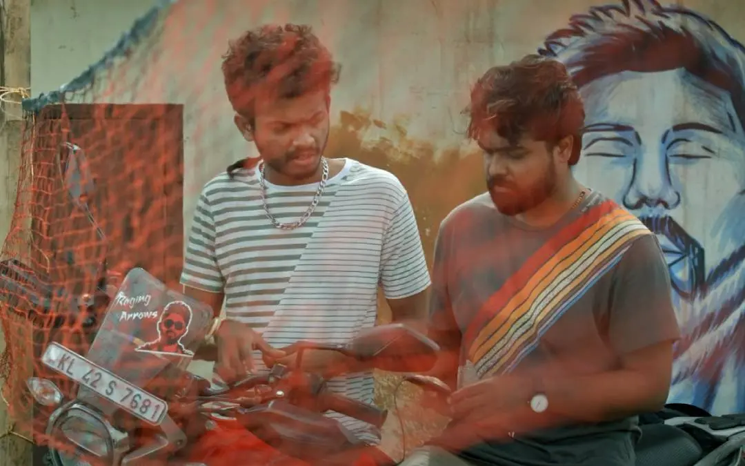 വിശുദ്ധ മെജോയിൽ മാത്യൂ തോമസും ഡിനോയ് പൗലോസും | ഫോട്ടോ: സ്ക്രീൻഗ്രാബ്