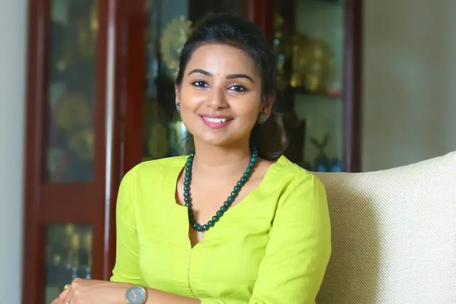 തെരുവ് നായ്ക്കളെ കൊന്നൊടുക്കുന്നത് നിർത്തൂ, വേറെന്തൊക്കെ വഴികളുണ്ട് -മൃദുല മുരളി