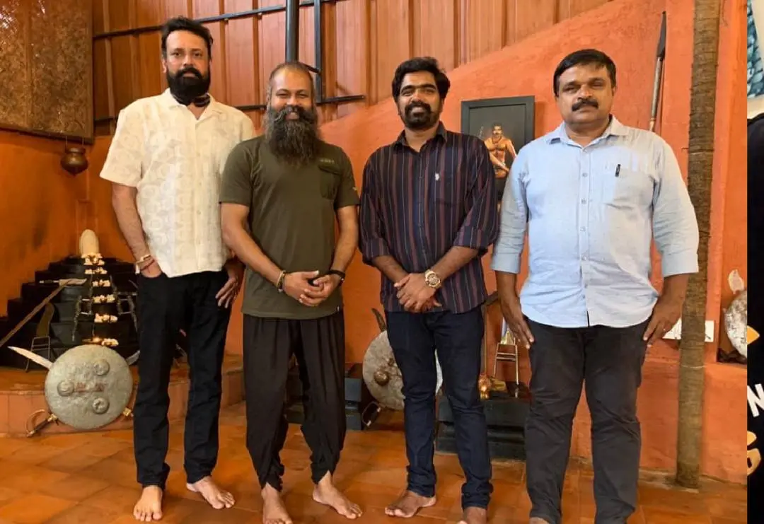 രവി ബസ്റൂര് കളരിപരിശീലന കേന്ദ്രത്തില്