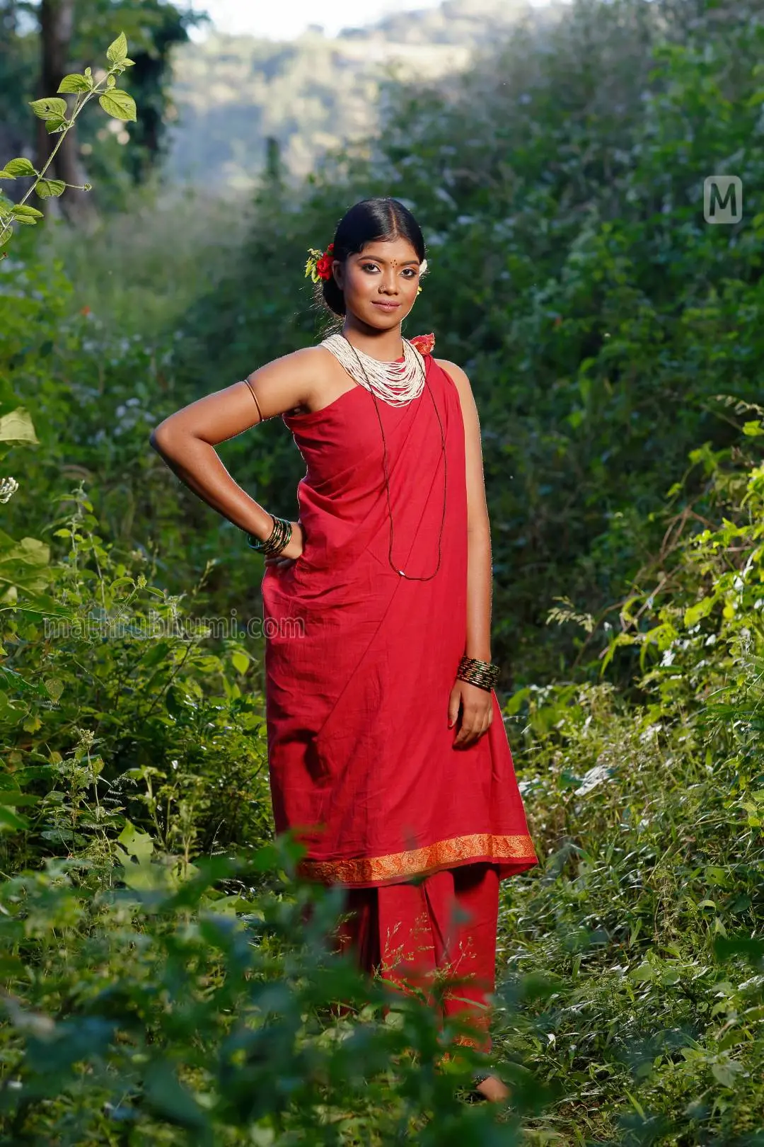 ഇരുളഗോത്രത്തില് നിന്ന് മിസ് കേരള (വനദേവത) ടൈറ്റില് വിന്നറായ അനു പ്രശോഭിനി | Photo: Grihalakshmi
