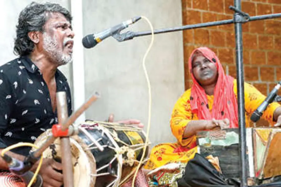 തെരുവില്‍ പാടാന്‍ കളക്ടറെയും കമ്മീഷണറേയും കണ്ടു, ഫലമില്ല; വേദിയൊരുക്കി, ബാബുഭായ് വീണ്ടും പാടി