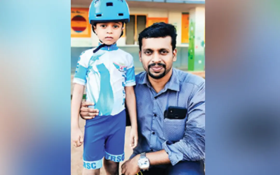 ഖിദാഷ് ഖാന് പിതാവ് ഫിറോസ് ഖാന് പുത്തനങ്ങാടിക്കൊപ്പം