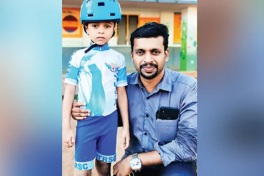 റോളര്സ്കേറ്റിങ്ങില് താരമായി കുഞ്ഞു ഖിദാഷ് ഖാന്