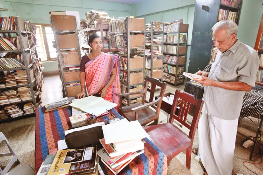 വായനശാലയ്ക്ക് പറയാനുണ്ട് വീര്പ്പുമുട്ടുന്ന കഥകള്...