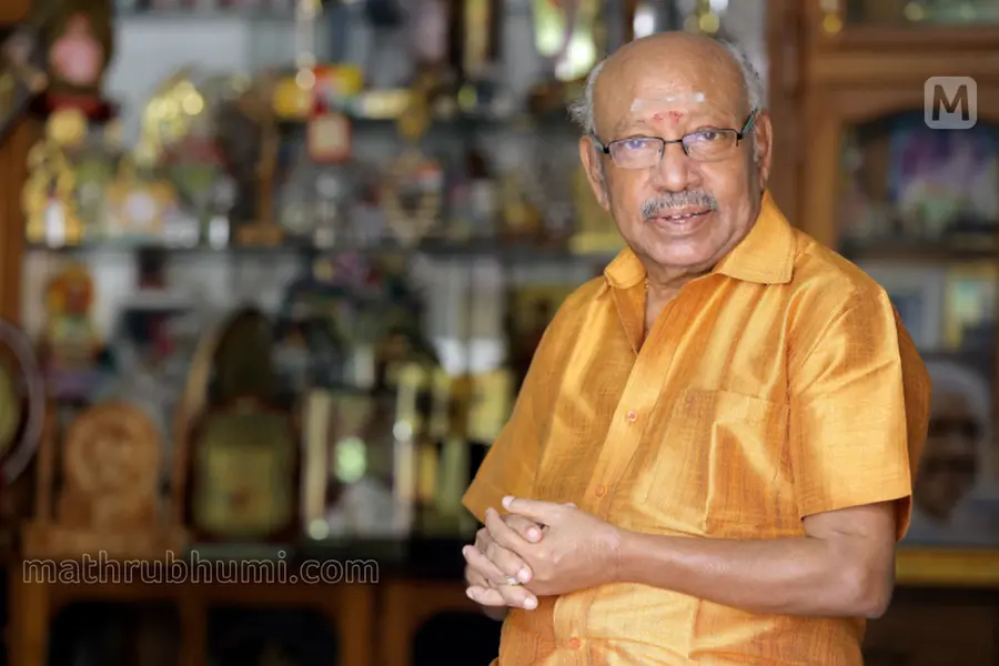 'ആ സെറ്റിലെ പന്തിയിൽ എനിക്കിരുവശവും ഇരുന്നവർക്ക് ഭക്ഷണം വിളമ്പി, എനിക്ക് മാത്രം വിളമ്പിയില്ല'