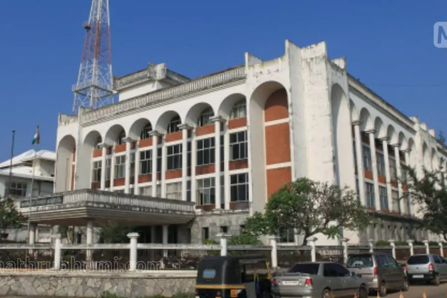 അക്കൗണ്ടില് പണം, ആവശ്യക്കാര്ക്ക് സഹായമില്ല; കോഴിക്കോട് കോര്പ്പറേഷനില് വണ്ടിച്ചെക്ക് തട്ടിപ്പും