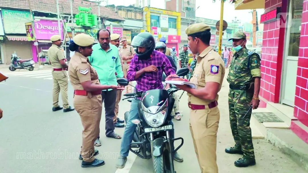 കോയമ്പത്തൂർ ടൗൺഹാൾ പരിസരത്ത് നടന്ന പരിശോധന | Photo: Mathrubhumi