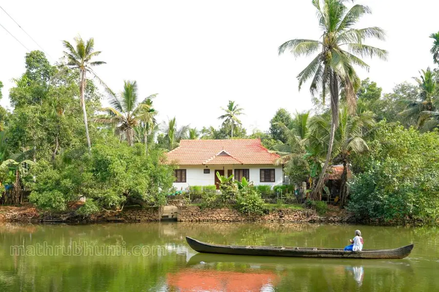രണ്ട് പൂമുഖങ്ങൾ, ചെലവ് 15 ലക്ഷം; സോഷ്യല്‍ മീഡിയയുടെ ഹൃദയം കീഴടക്കി ഒരു വീട്