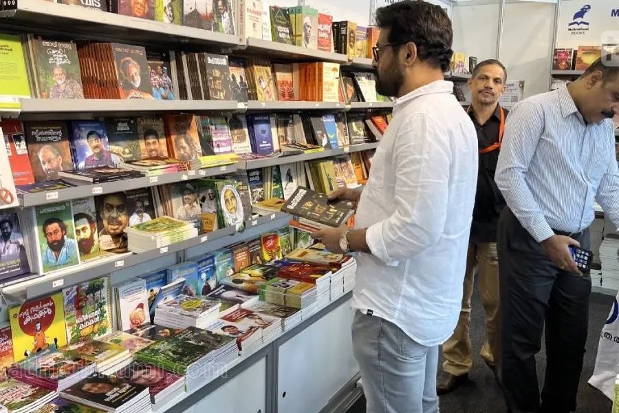 ഷാര്‍ജ പുസ്തകമേള: 'വായന മലയാളം മാത്രമാണെന്ന തോന്നലുളവാക്കുന്നു'- സലിം അഹമ്മദ്