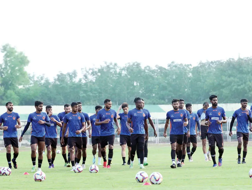 മഞ്ചേരി പയ്യനാട് സ്റ്റേഡിയത്തിൽ പരിശീലനം നടത്തുന്ന ഗോകുലം കേരള ഫുട്ബോൾ ടീം | ഫോട്ടോ: കെ.ബി. സതീഷ് കുമാർ