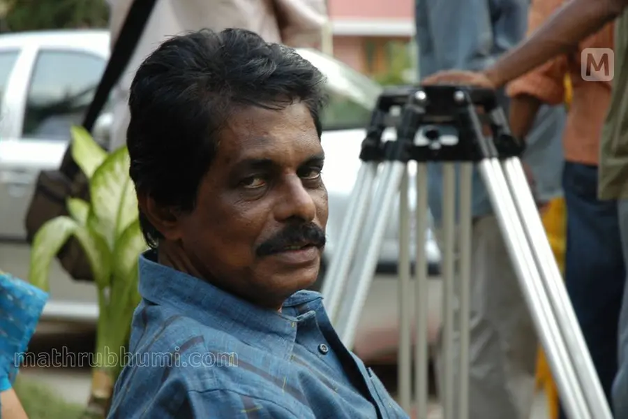 'ഞാൻ സുരാജിനോട് പറഞ്ഞു, ഇപ്പോഴാണെങ്കിൽ നിങ്ങളെ ഓട്ടോക്കാരനായി കാസ്റ്റ് ചെയ്യില്ലായിരുന്നു' -ഹരികുമാർ