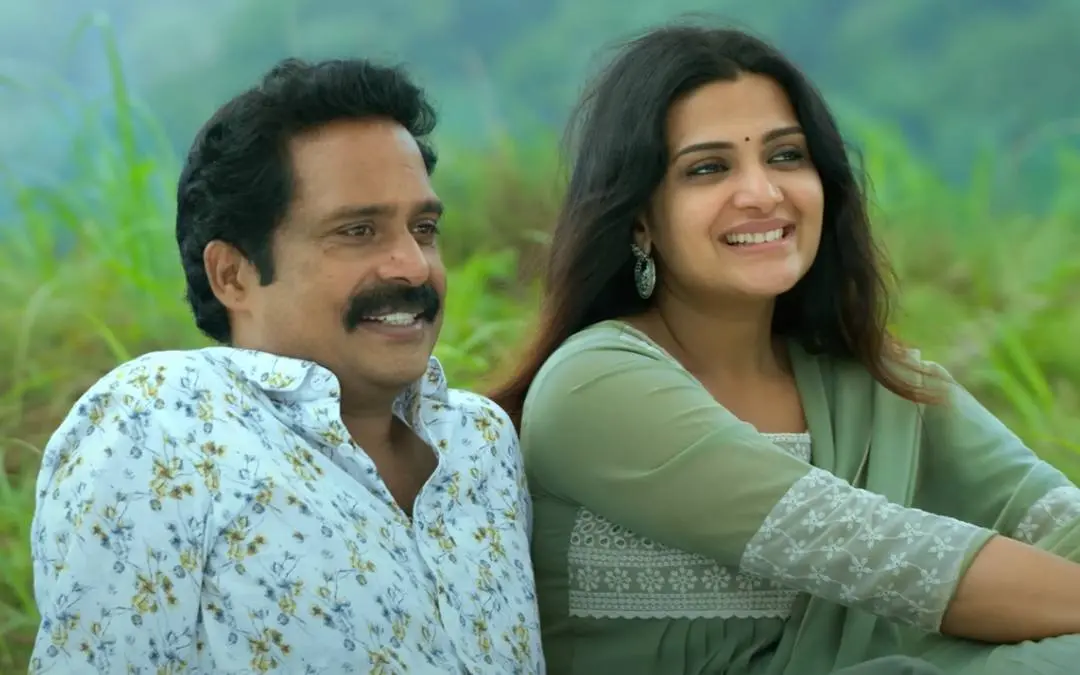 നാലാം മുറയിൽ ഗുരു സോമസുന്ദരവും ദിവ്യാ പിള്ളയും | ഫോട്ടോ: സ്ക്രീൻ​ഗ്രാബ്
