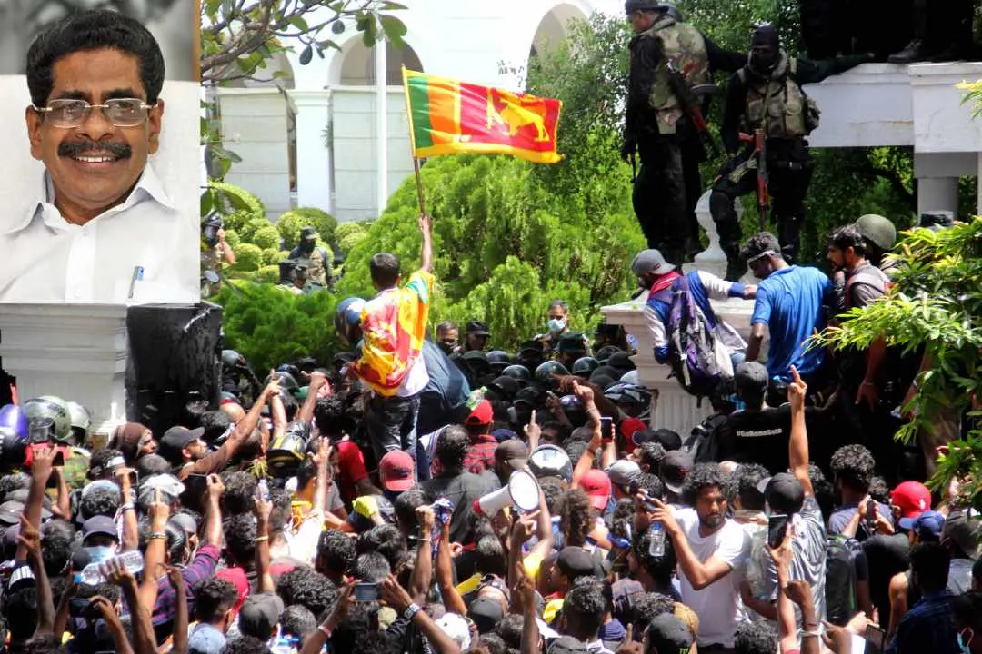 ശ്രീലങ്കയിലെ പ്രക്ഷോഭകര് പ്രധാനമന്ത്രിയുടെ ഓഫീസ് വളഞ്ഞപ്പോള്, |ഫോട്ടോ:AFP, ഇന്സൈറ്റില് ലേഖകന്