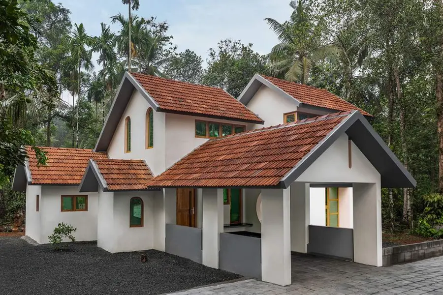 ലാളിത്യത്തിന്റെ പര്യായം; മനം കവരുന്ന ഡിസൈന്; ആരും നോക്കി നിന്നുപോകും ഈ കേരളാ സ്റ്റൈല് ഹോം