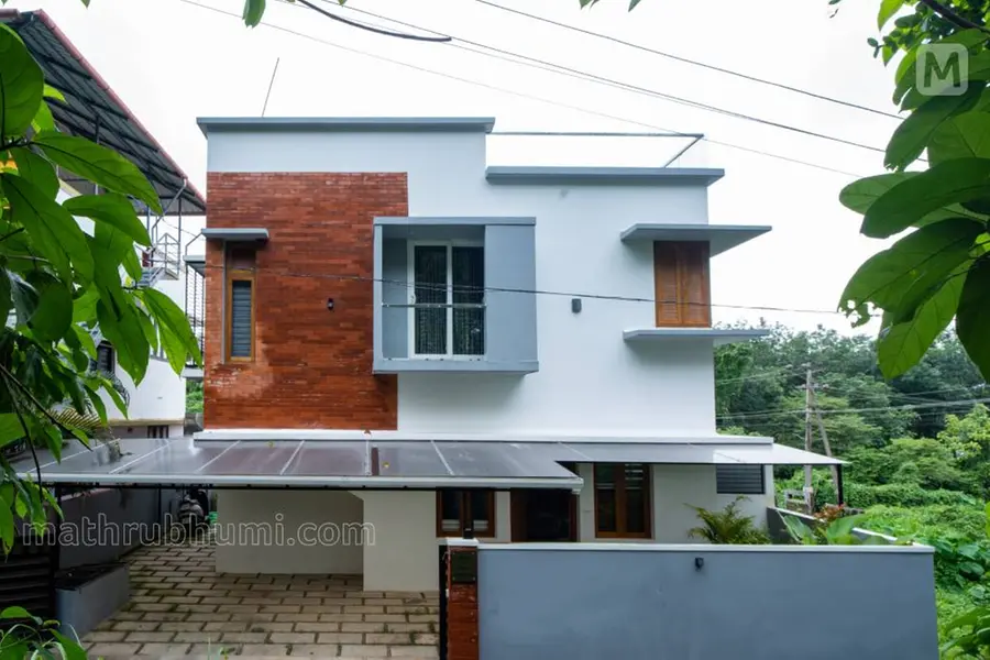 കൊച്ചിയിലെ തിരക്കുകള്ക്ക് വിട; സന്തോഷവും സമാധാനവും നിറയുന്ന സൂപ്പര് വീട്
