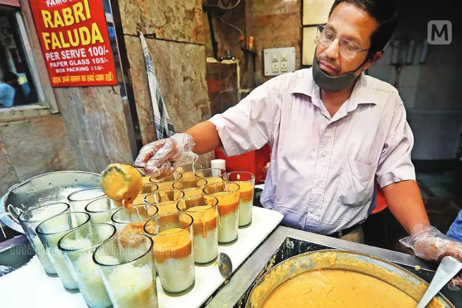 തളർന്നെങ്കിൽ തണുക്കാം; ഡല്ഹിയിലുണ്ട് പാരമ്പര്യത്തനിമയുള്ള മനംകുളിര്ക്കും റബ്ഡി ഫലൂദ