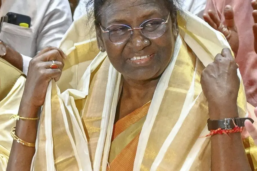 മുര്മു വരുമ്പോള് വഴിമാറുന്ന ചരിത്രം, അതിലൂടെ മുന്നേ നടന്നു തെളിഞ്ഞവര്