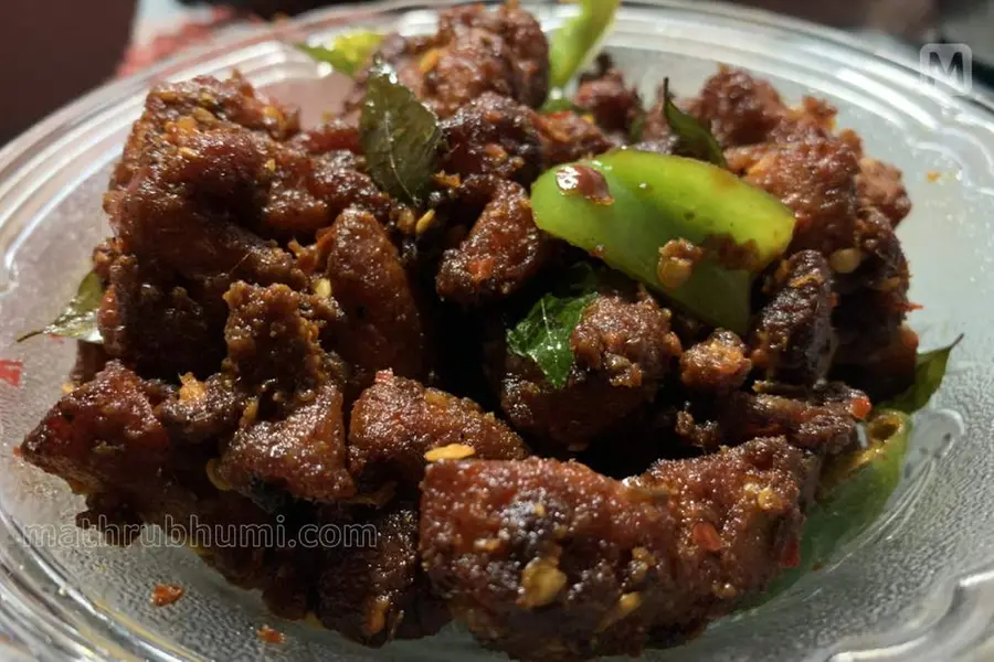 ഗീ റൈസിനൊപ്പം തയ്യാറാക്കാം ആന്ധ്രാസ്റ്റൈല്‍ ചില്ലിചിക്കന്‍