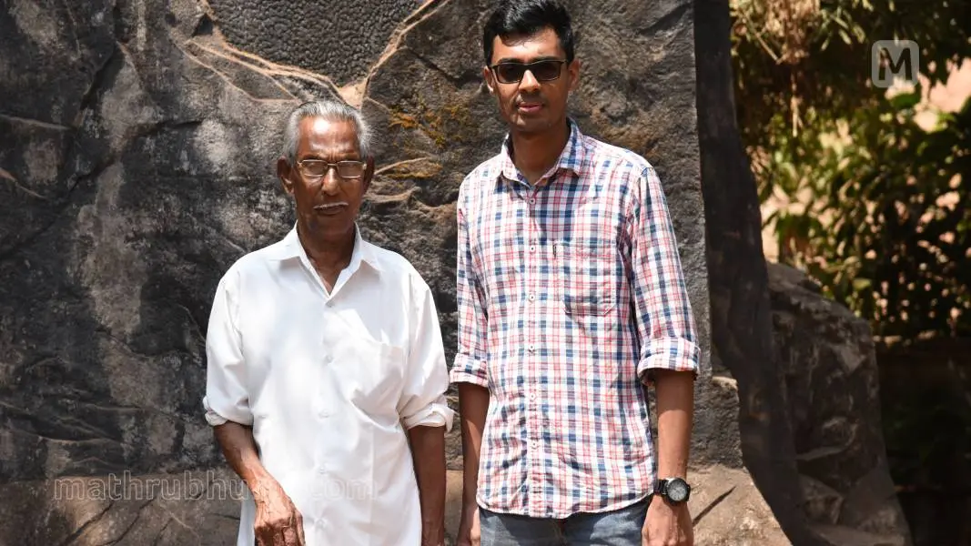 ഞാറ്റ്യേല ശ്രീധരനോടൊപ്പം സംവിധായകന് നന്ദന്