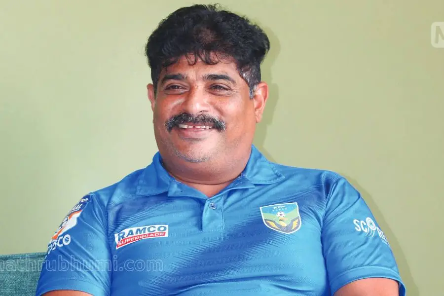 'ഡ്യൂറാന്ഡ് കപ്പും കൊല്ക്കത്ത ലീഗുമാണ് ആദ്യ ചുമതല'; ഈസ്റ്റ് ബംഗാള് പരിശീലകനായി ബിനോ ജോര്ജ്
