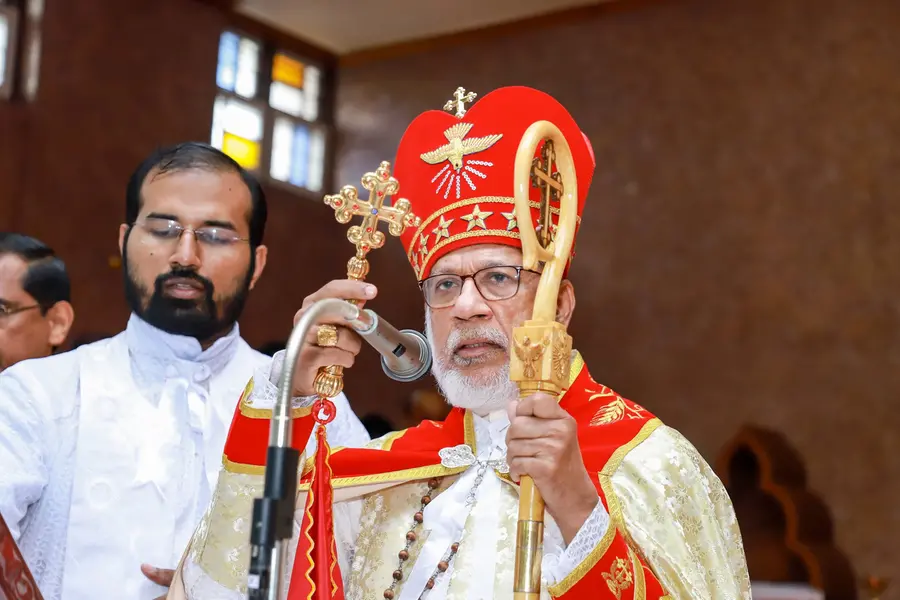 അൾത്താരയിൽ കൈമുത്ത്, അരമനയിൽ അങ്കംവെട്ട്; സിറോ മലബാർ സഭ എങ്ങോട്ട്?
