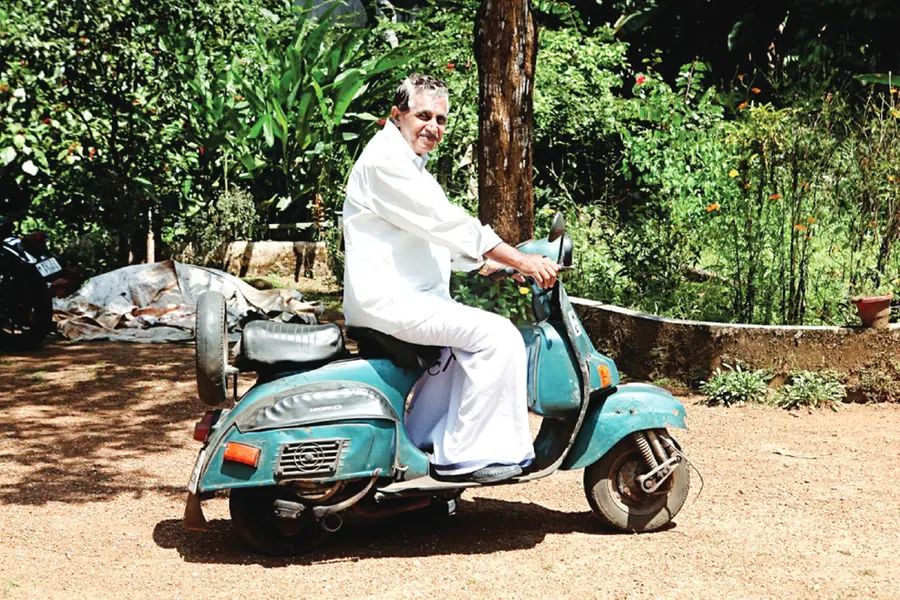 'പലരും ചോദിക്കും ഈ വണ്ടി ഇനിയും കളഞ്ഞില്ലേയെന്ന്'; ചേതക്കല്ലിത്, രാജന്റെ ഹൃദയമാണ്