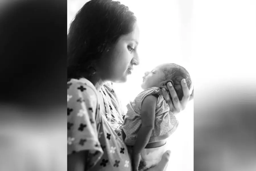 അറിയാതെ നിറഞ്ഞൊഴുകുന്ന കണ്ണുകള്, ഇരുട്ടിനെ പേടി; നിസ്സാരമല്ല പോസ്റ്റ്പാര്ട്ടം ഡിപ്രഷൻ