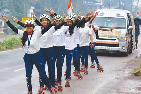 ഇന്ത്യയെ അറിയാന് കശ്മീര് മുതല് കന്യാകുമാരി വരെ ഒരു റോളര് സ്കേറ്റിങ് യാത്ര