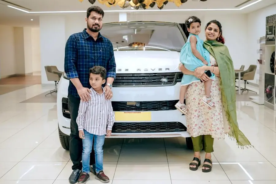 രണ്ട് കോടിയുടെ റേഞ്ച് റോവര് സ്പോര്ട്ട് സ്വന്തമാക്കി നിര്മാതാവ് ലിസ്റ്റിന് സ്റ്റീഫന്