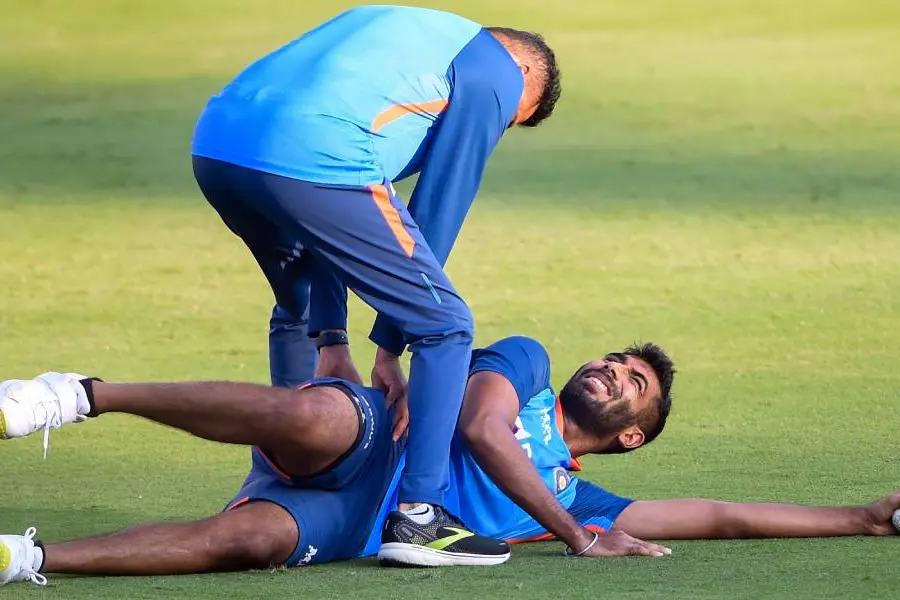 എന്തിന് ബുംറയെ തിരക്കിട്ട് തിരികെ കൊണ്ടുവന്നു; ബി.സി.സി.ഐയെ ചോദ്യം ചെയ്ത് മുന്‍ പാക് താരം