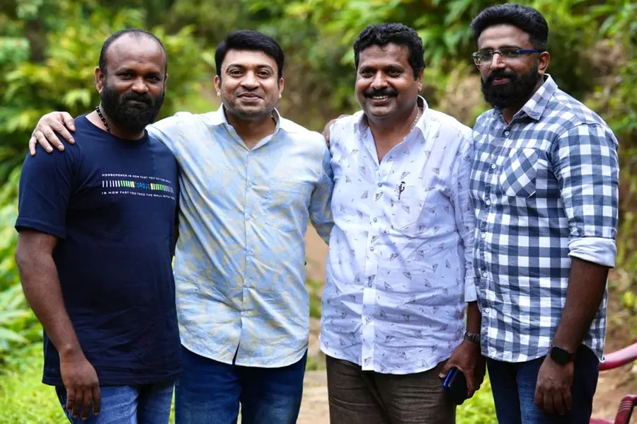 ആബേലുമായി സൗബിൻ ഷാഹിർ; ചിത്രീകരണം തുടങ്ങി