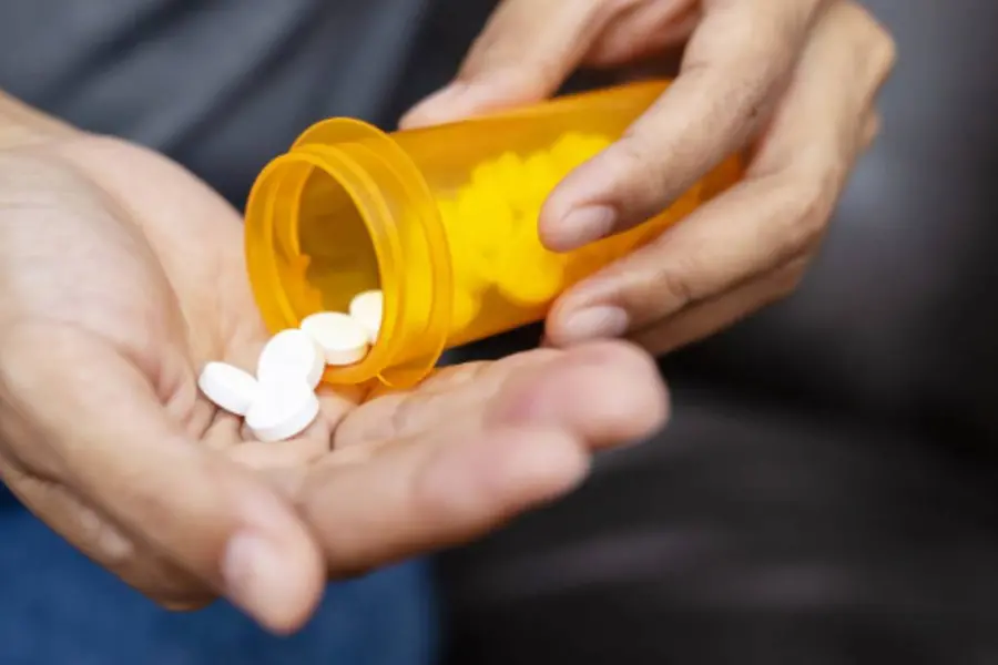 മരുന്ന് കഴിക്കുന്ന സമയം സൗകര്യാർഥം മാറ്റരുത്, സ്വയംചികിത്സയും അരുത്; ശ്രദ്ധവേണം ഈ കാര്യങ്ങളിൽ