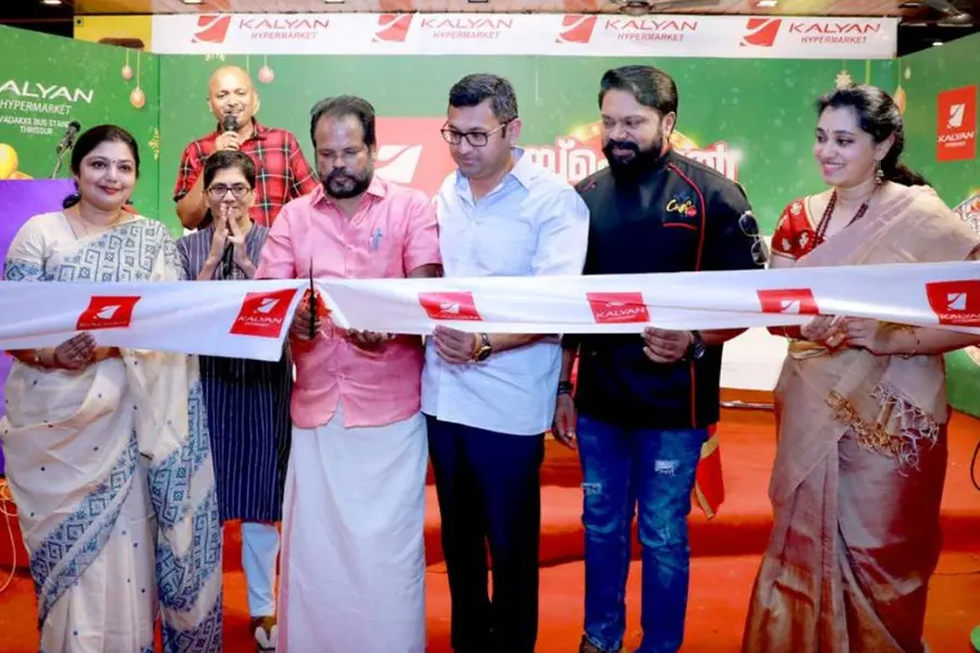 കല്യാൺ ഹൈപ്പർമാർക്കറ്റിന്റെ ക്രിസ്മസ് ആഘോഷങ്ങൾക്ക് സാക്ഷ്യംവഹിച്ച് തൃശ്ശൂർ