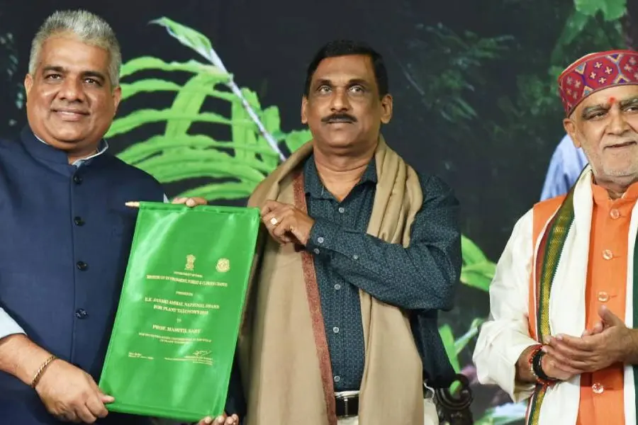 കണ്ടെത്തിയത് 67-ലേറെ സസ്യങ്ങള്, സ്വന്തം പേരില് അഞ്ച് ചെടികള്; നേട്ടങ്ങളിൽ ഡോ. മാമിയില് സാബു