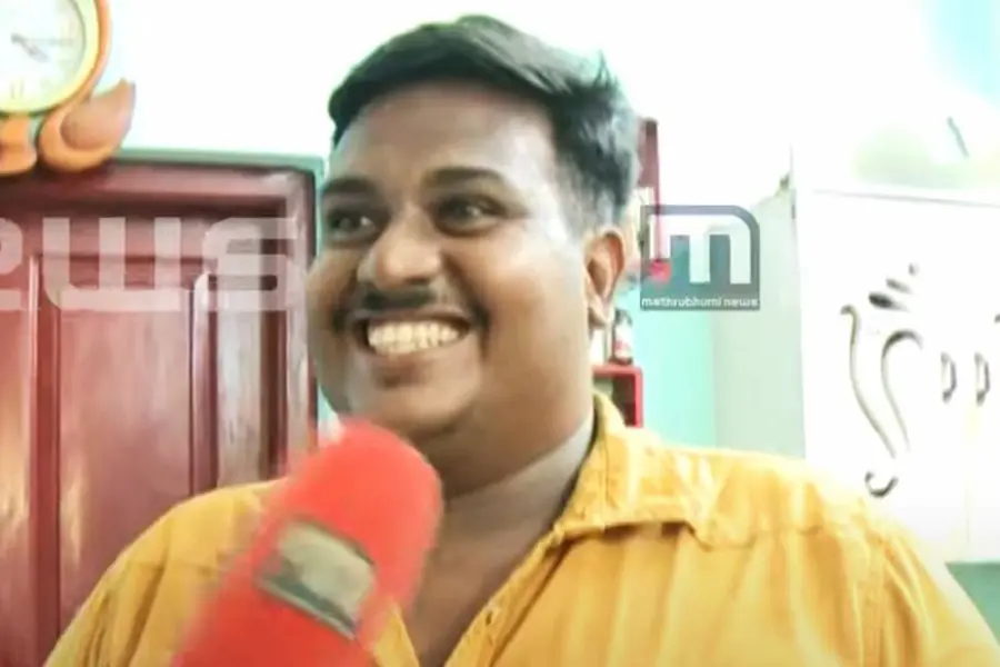 ഇതാ 25 കോടിയുടെ ഭാഗ്യവാന്‍; ഓട്ടോ ഡ്രൈവറായ അനൂപ് ടിക്കറ്റെടുത്തത് ഇന്നലെ രാത്രി എട്ടിന്‌