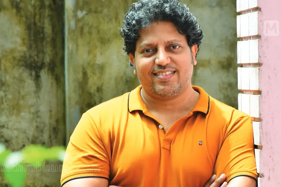 ഒരു ദിവസംകൊണ്ട് വായിക്കാന് തോന്നുന്ന പുസ്തകമായിരുന്നു മനസ്സില്; എ.ഐ. കവറോടുകൂടി 'കോഫി ഹൗസ്'!