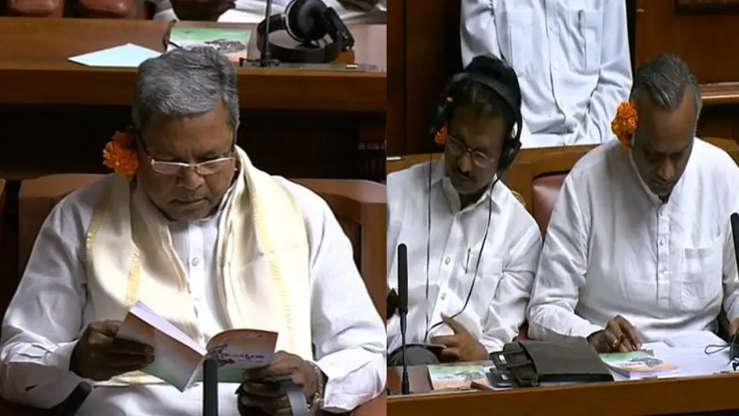 കോണ്‍ഗ്രസ് എം.എല്‍.എമാര്‍ കര്‍ണാടക നിയമസഭയില്‍ ചെവിയില്‍ പൂവ് വെച്ച് എത്തിയപ്പോള്‍ | Photo:Nagarjun Dwarakanath
