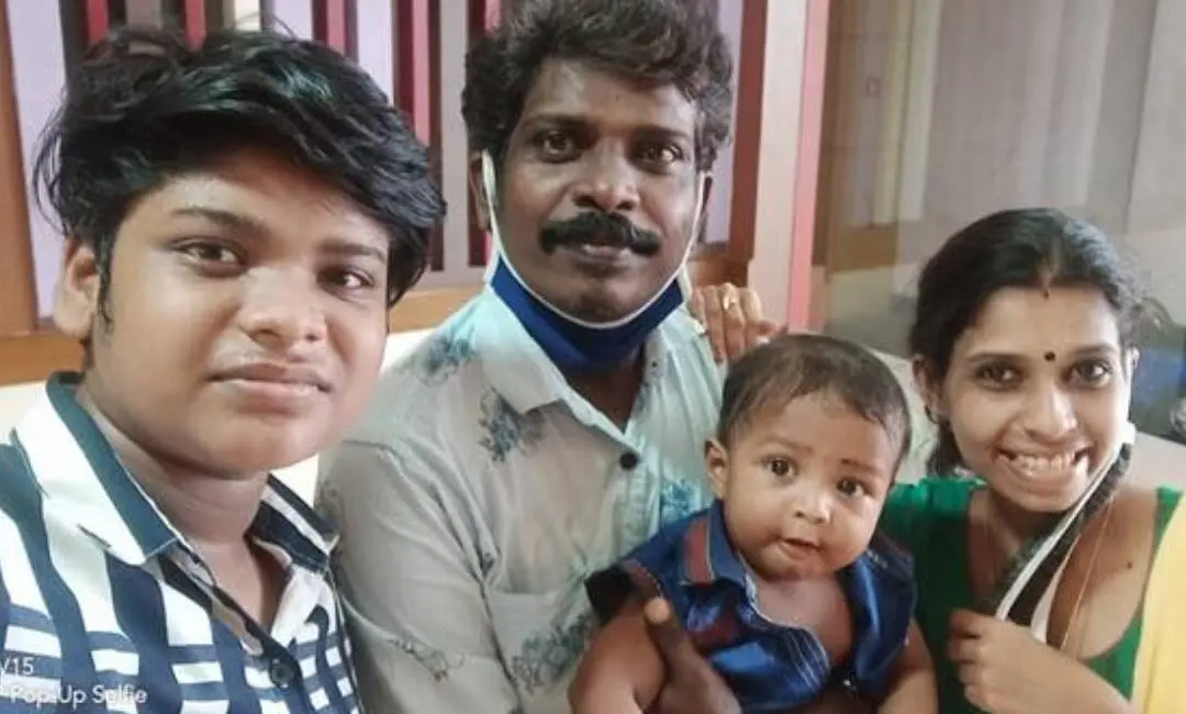കൊല്ലം സുധി ഭാര്യ രേണു, മക്കളായ രാഹുല്, ഋതുല് എന്നിവര്ക്കൊപ്പം