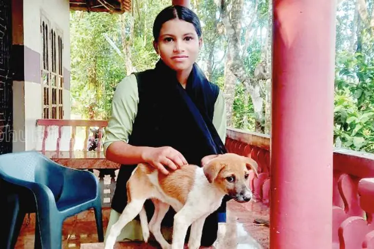 മൂന്നാഴ്ച്ചയോളം പൊട്ടക്കിണറ്റില്; അന്സിലയുടെ കരുതലില് പട്ടിക്കുട്ടിക്ക് പുതുജീവന്